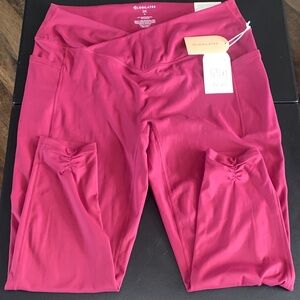 #B950- NWT - Blogilates Active Leggings with V-Waist -3X